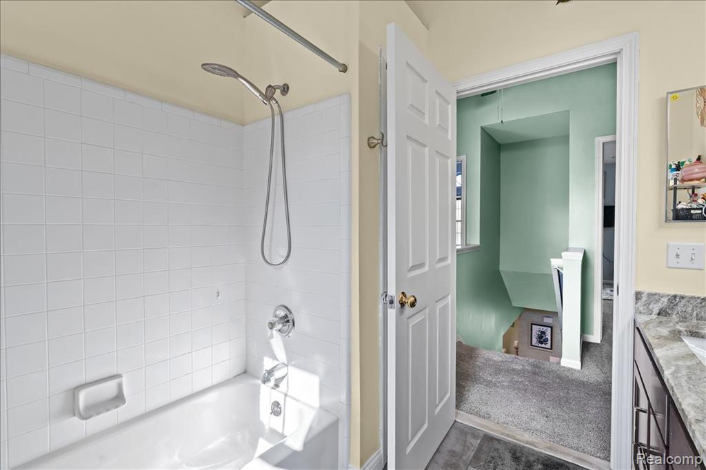 4862 Greenview Drive, Commerce Twp, MI 48382 — Photo 30