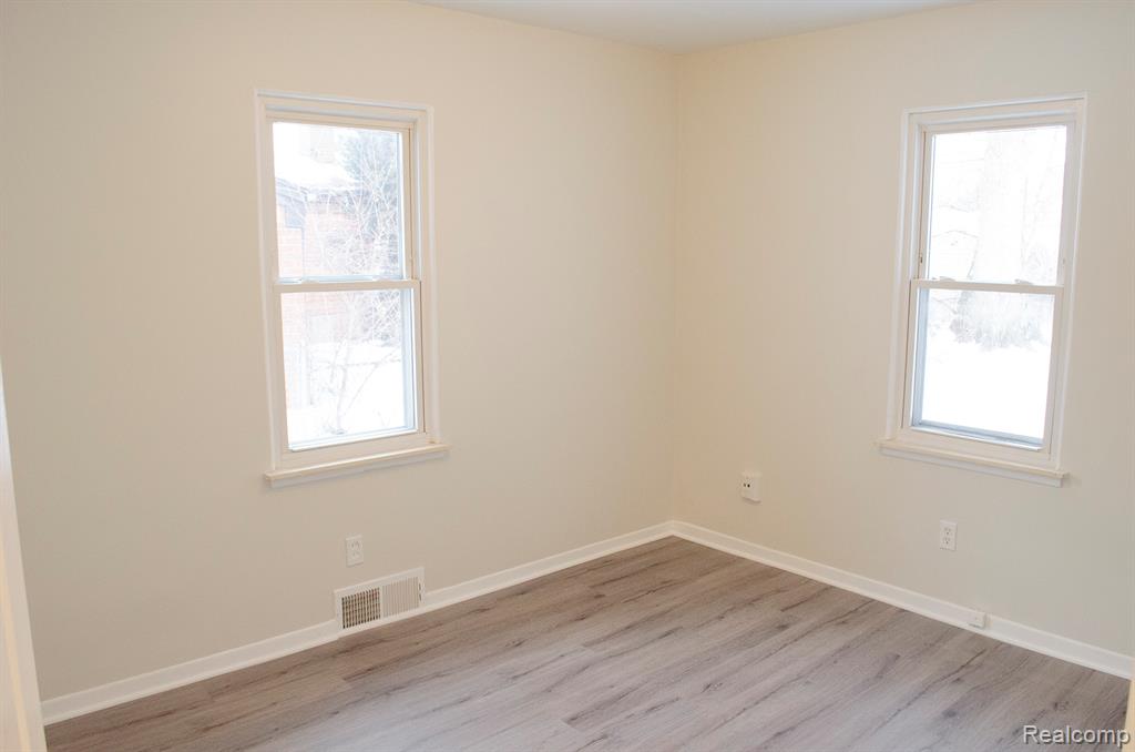 5850 Deering Street, Garden City, MI — Photo 24