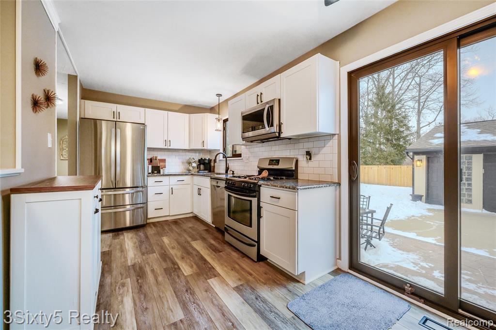 27559 Weddel Avenue, Brownstown, MI 48183 — Photo 4