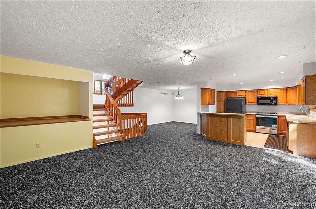 6583 RIDGEVIEW Drive, Clarkston, MI — Photo 21