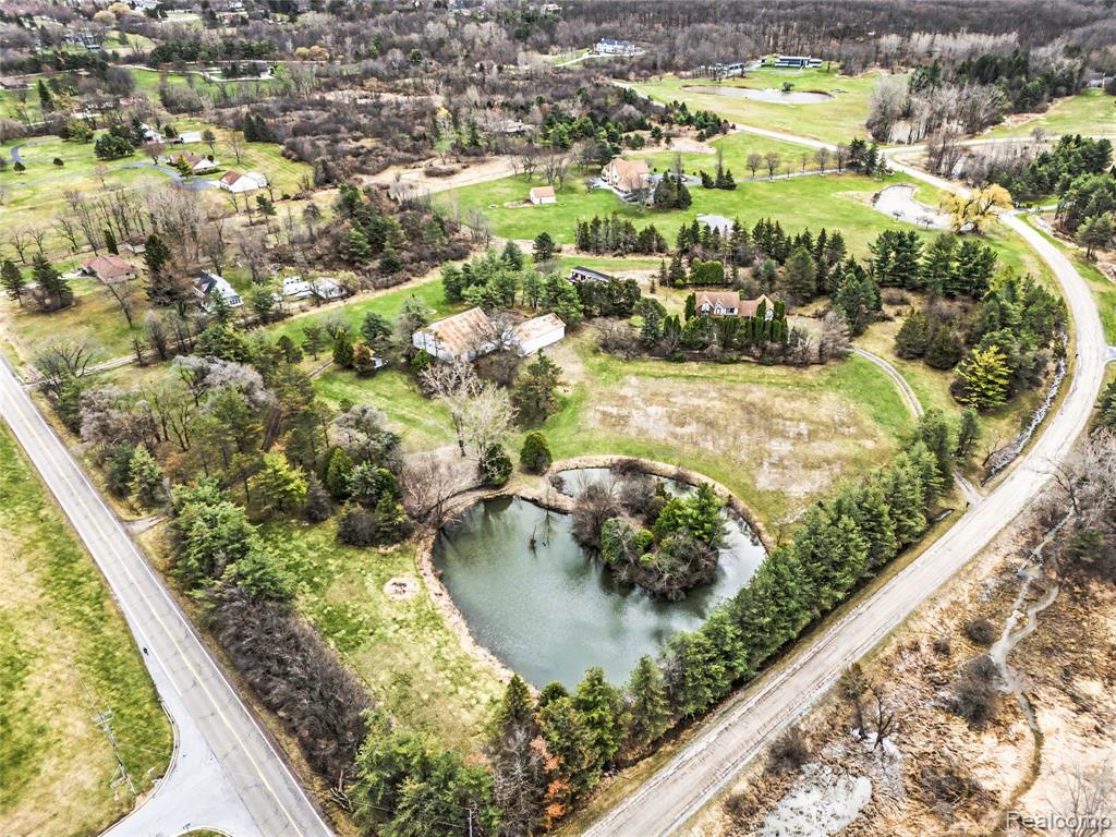 4385 Warwick Circle Drive, Grand Blanc, MI 48439 — Photo 8