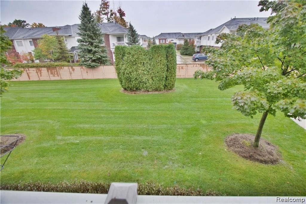 5445 Pine Aires Drive, Sterling Heights, MI 48314 — Photo 14