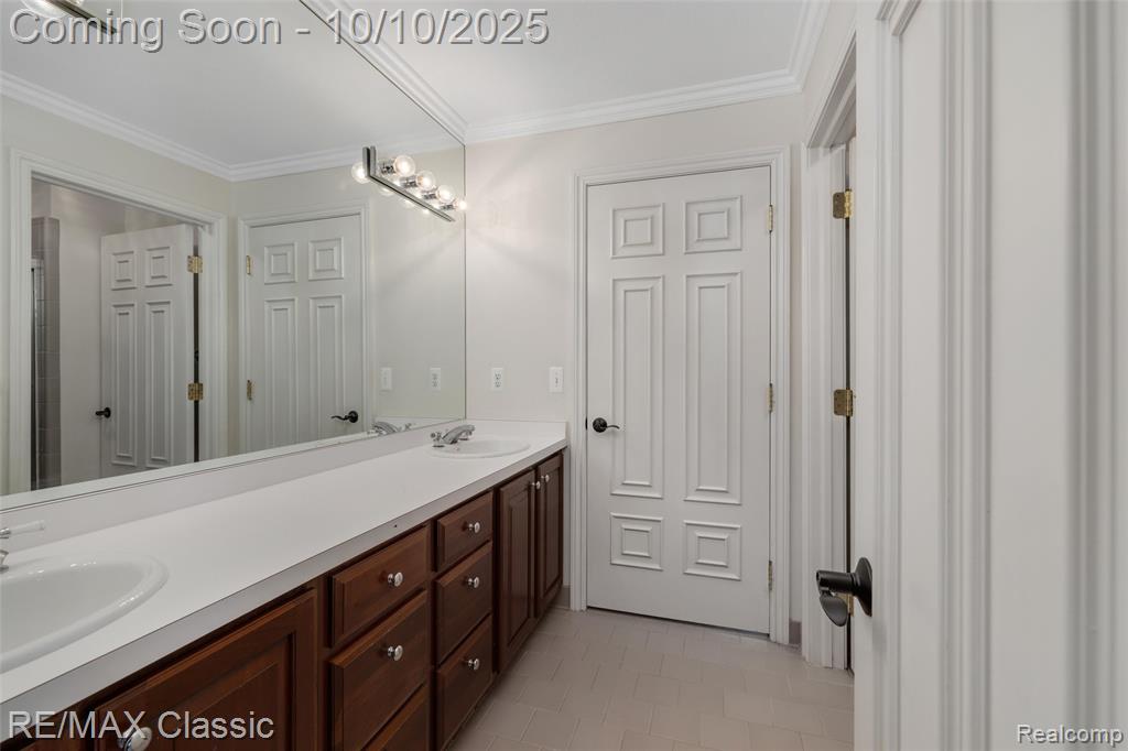 7040 Royal Villa Court, Canton, MI 48187 — Photo 47