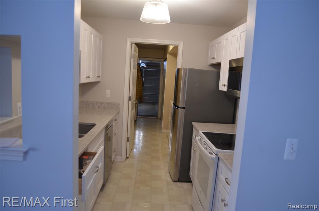 4287 Berkshire Drive, Sterling Heights, MI 48314 — Photo 10