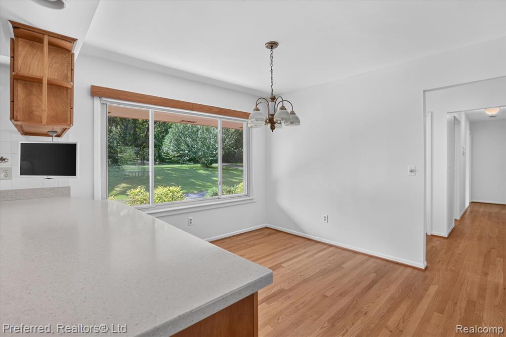 5524 Lawrence Court, Pinckney, MI 48169 — Photo 13