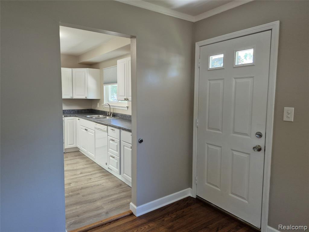 5364 Drayton Road, Clarkston, MI — Photo 6