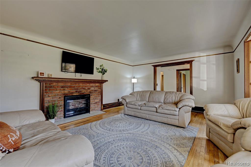 300 Sherman Court, Ortonville, MI 48462 — Photo 17