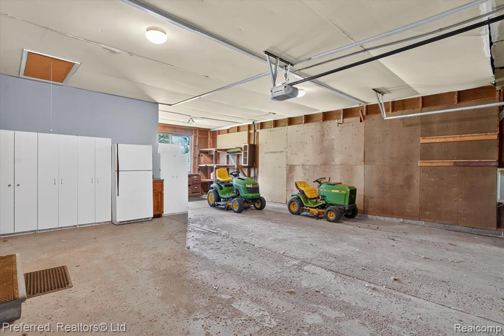 5524 Lawrence Court, Pinckney, MI 48169 — Photo 31
