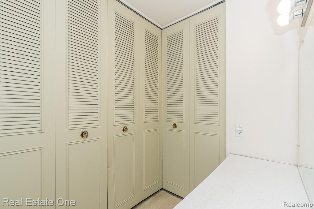 409 Fox Hills Drive N, 95, Bloomfield Hills, MI 48304 — Photo 25