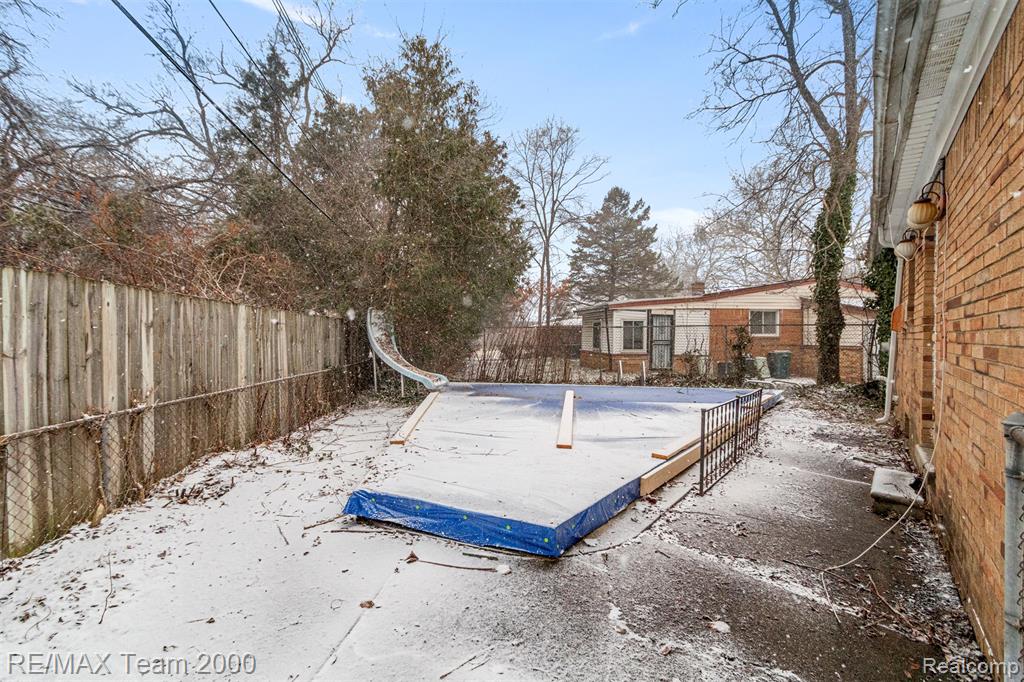 15211 Joan Street, Oak Park, MI 48237 — Photo 28