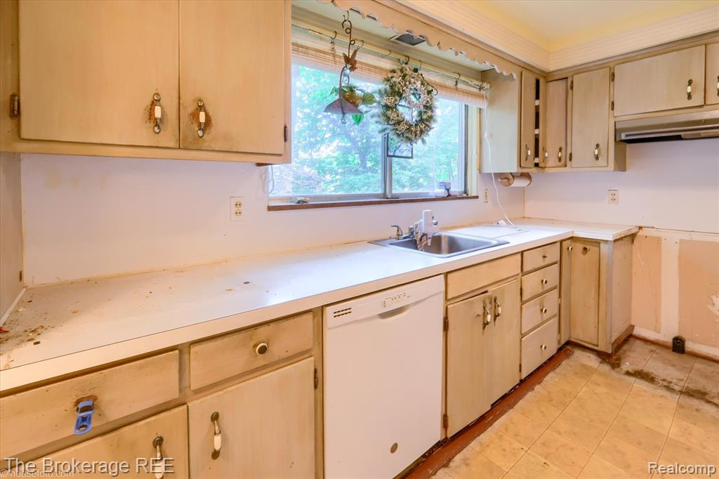 575 Bancroft Street, Imlay City, MI 48444 — Photo 22