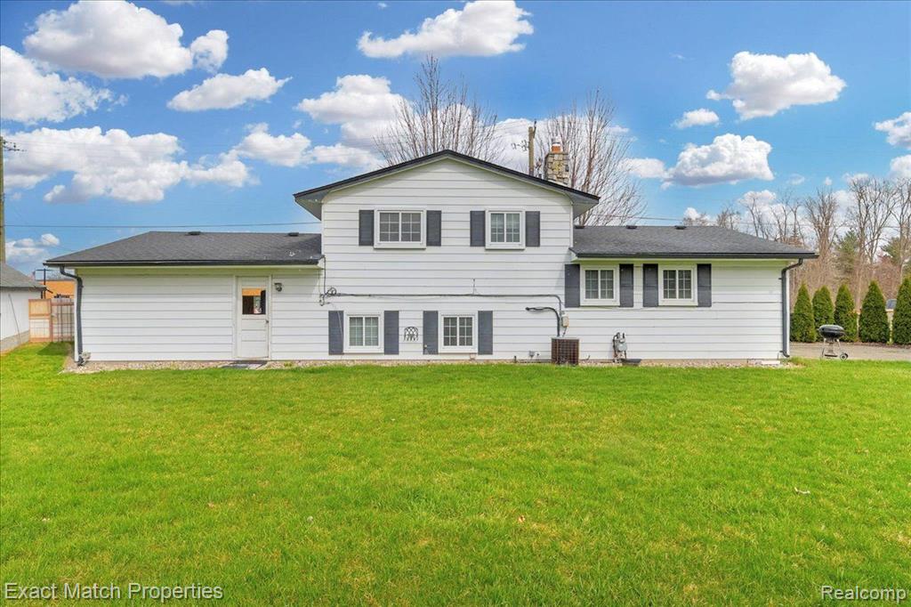 9121 SANDYSIDE Road, White Lake, MI — Photo 39