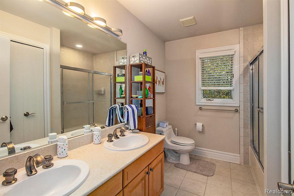 8925 Deerwood Road, Clarkston, MI 48348 — Photo 23