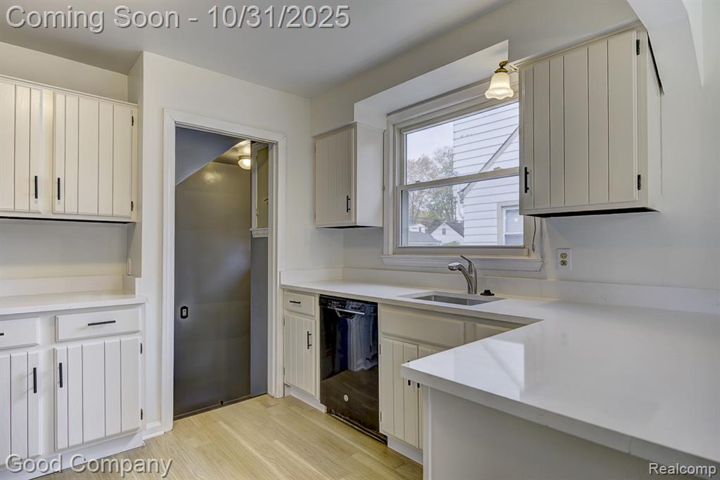 719 N Blair Avenue, Royal Oak, MI 48067 — Photo 12