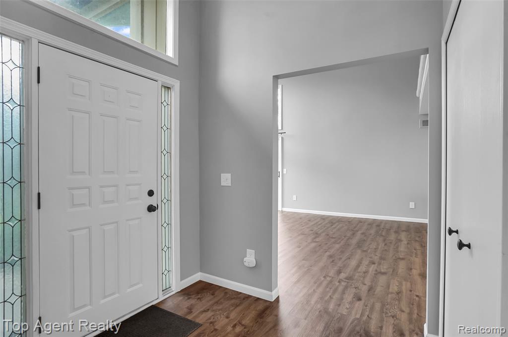 43088 W Kirkwood Drive, Clinton Twp, MI 48038 — Photo 4