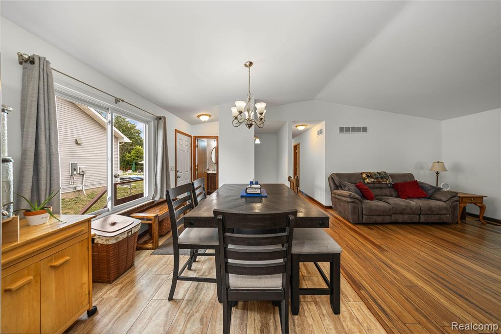 9085 Deering Street, Livonia, MI 48150 — Photo 10