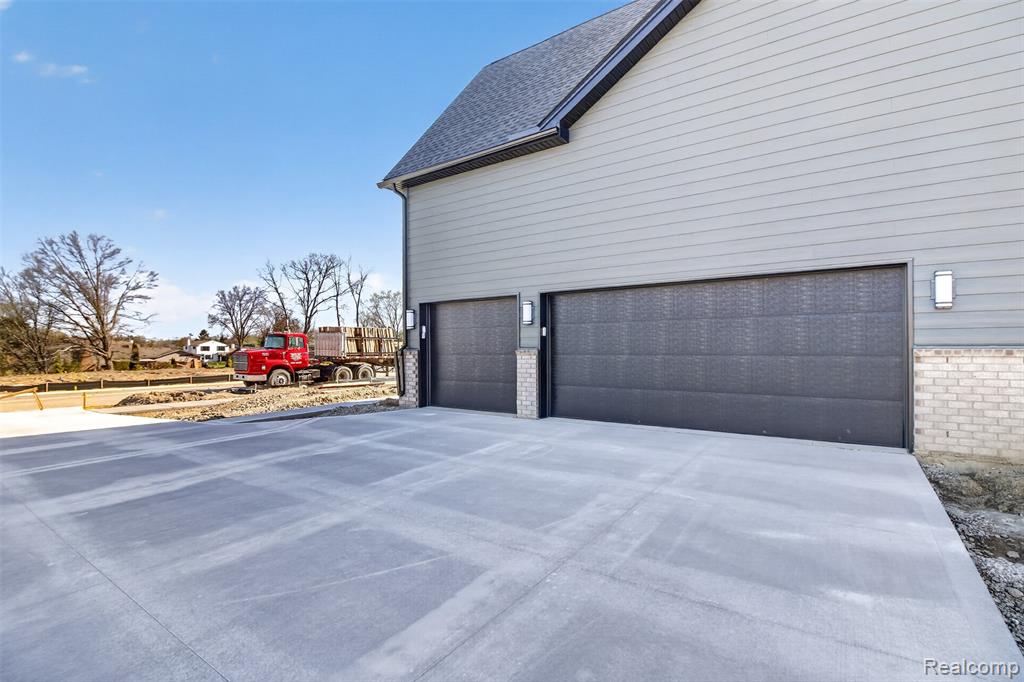 2417 Provencal Drive, Commerce Twp, MI 48382 — Photo 49