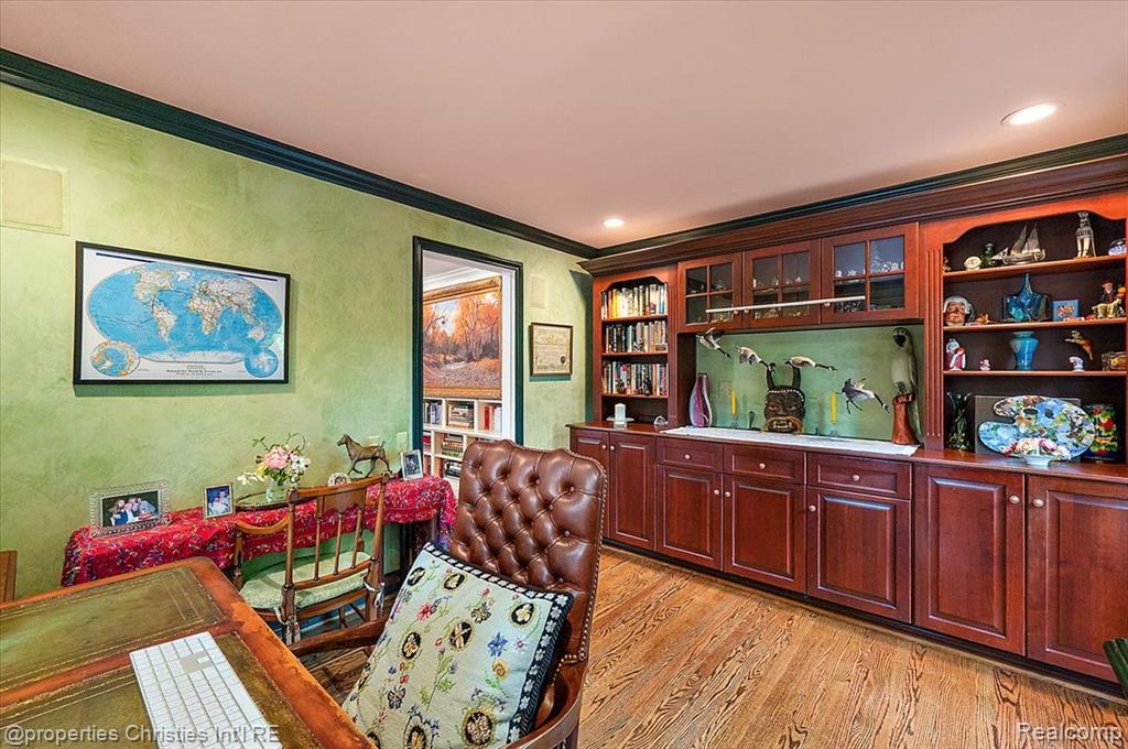 950 E Glengarry Circle, Bloomfield Hills, MI 48301 — Photo 25