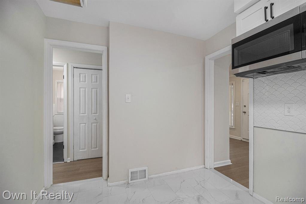 9901 CHATHAM, Redford, MI 48239 — Photo 17