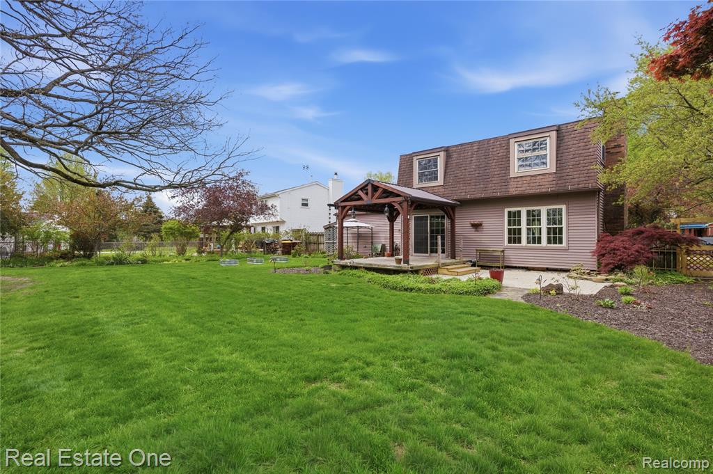 10385 Elizabeth Street, Pinckney, MI 48169 — Photo 25