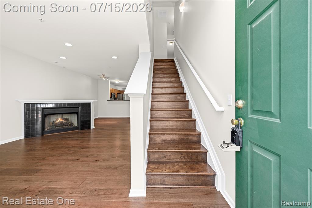 609 Village Lane, Milford, MI 48381 — Photo 6
