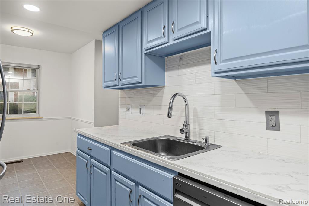 959 Kirts Boulevard, Troy, MI 48084 — Photo 19