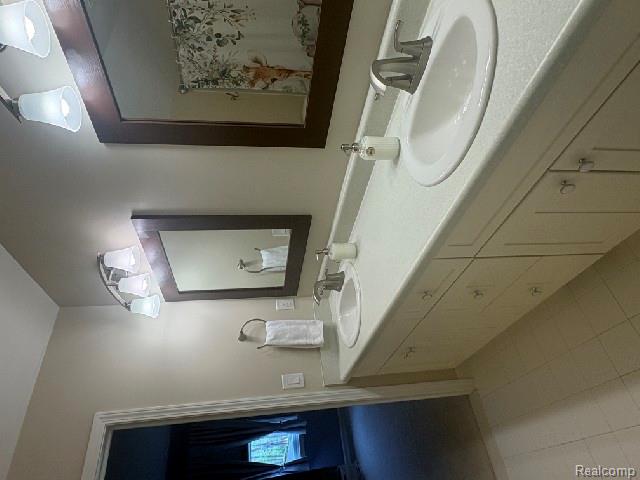 13757 Bridgewater Court, South Lyon, MI 48178 — Photo 34