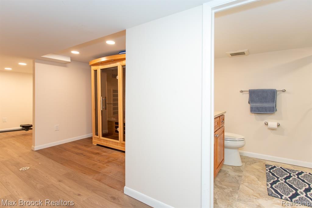 14271 Lincoln Street, Oak Park, MI 48237 — Photo 34