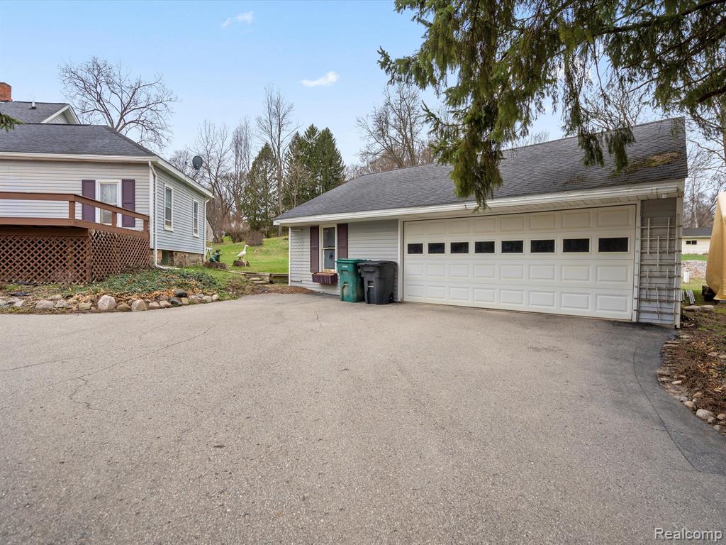 758 W Glass Road, Ortonville, MI 48462 — Photo 23