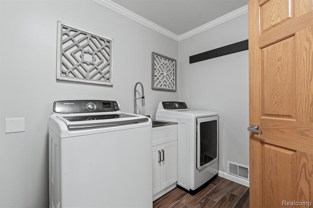 8301 Hyne Road, Brighton, MI 48114 — Photo 27