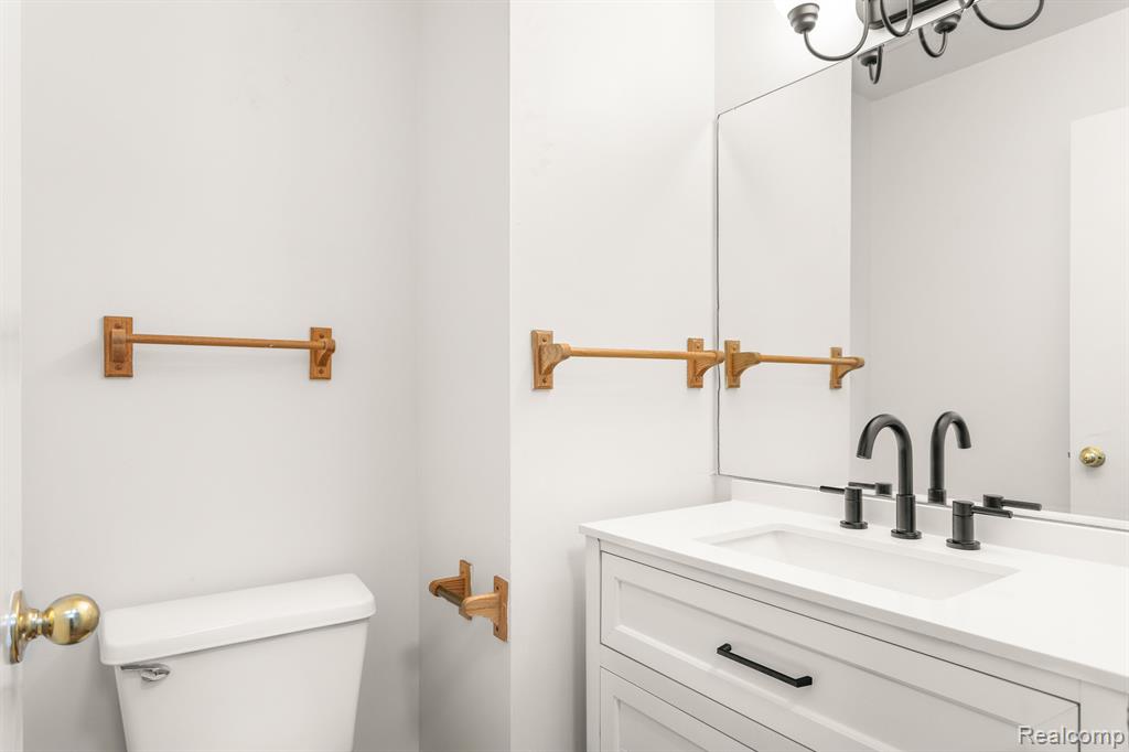 745 N MAIN Street, Milford, MI 48381 — Photo 19