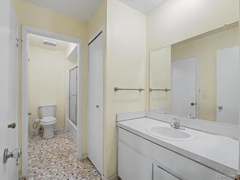 41957 Utica Road, Sterling Heights, MI 48313 — Photo 27