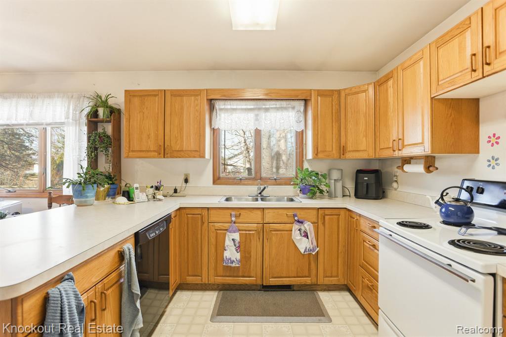 7045 Hospital Road, Freeland, MI 48623 — Photo 15