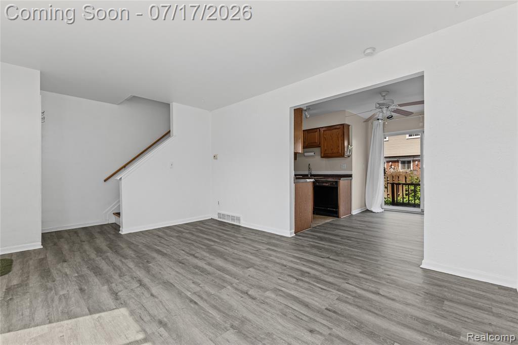 8136 Busko, Warren, MI 48093 — Photo 12