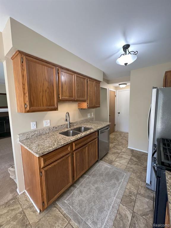 1532 DOVER Hill S, Walled Lake, MI 48390 — Photo 9