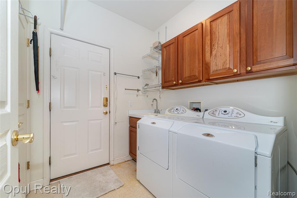 17036 Sycamore Court, Northville, MI 48168 — Photo 31