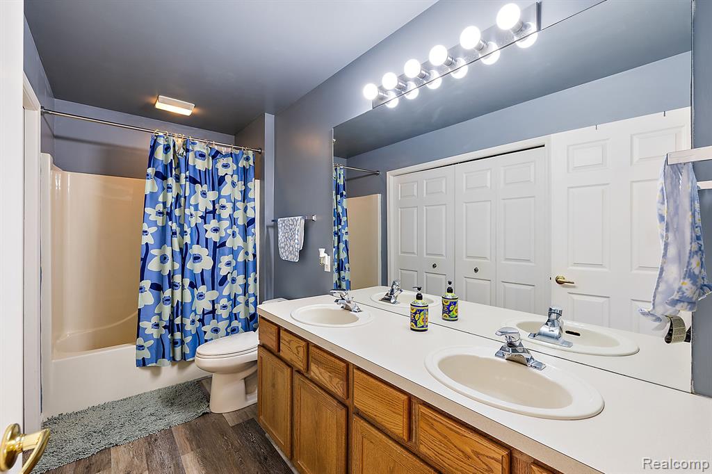 8057 PEBBLESTONE Drive, Ypsilanti, MI 48197 — Photo 24