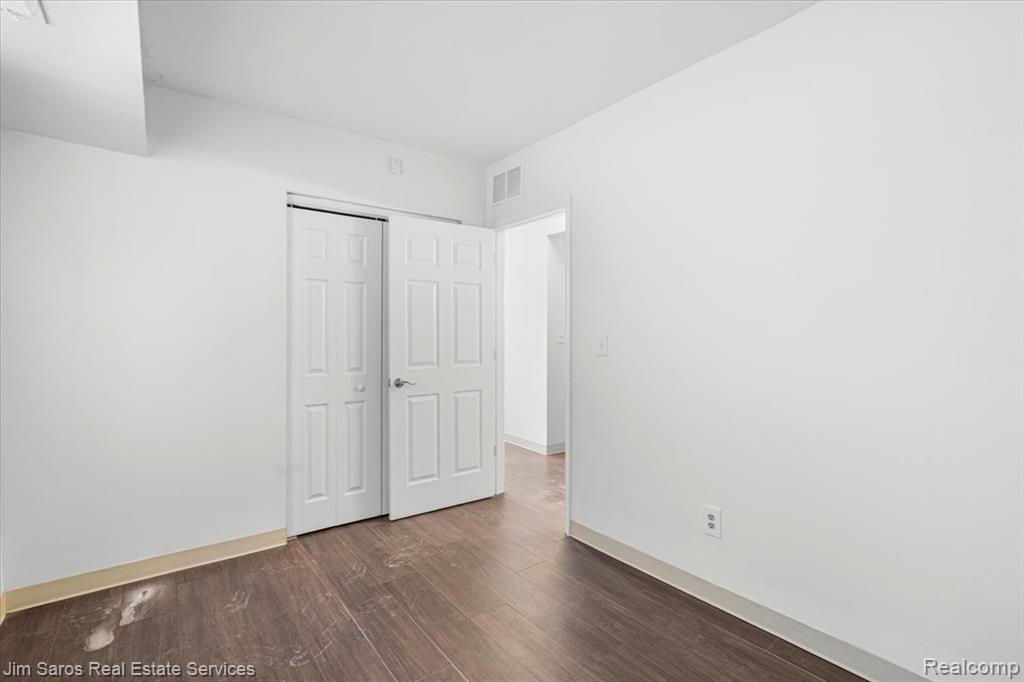 590 Parkview #001 Drive, Detroit, MI 48214 — Photo 12