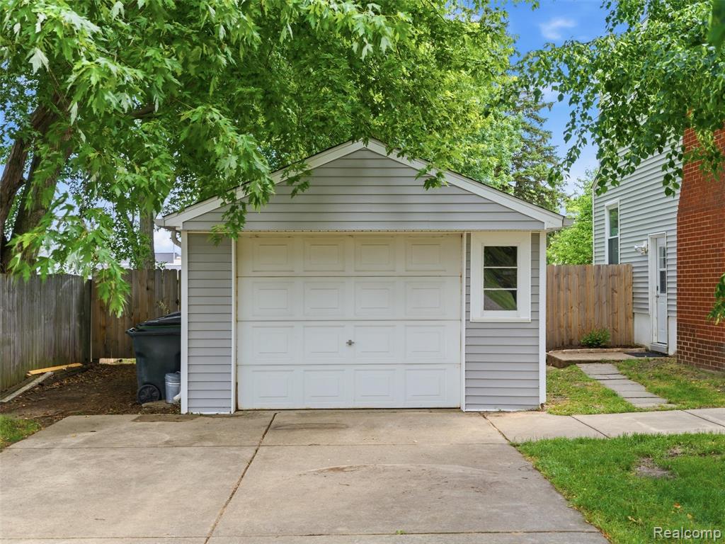 7790 Powers Court, Utica, MI 48317 — Photo 4
