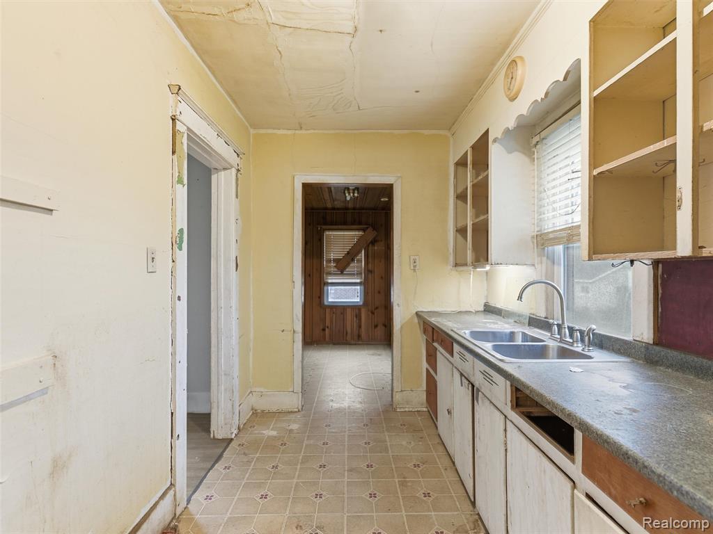 42 Pingree Avenue, Pontiac, MI 48342 — Photo 10