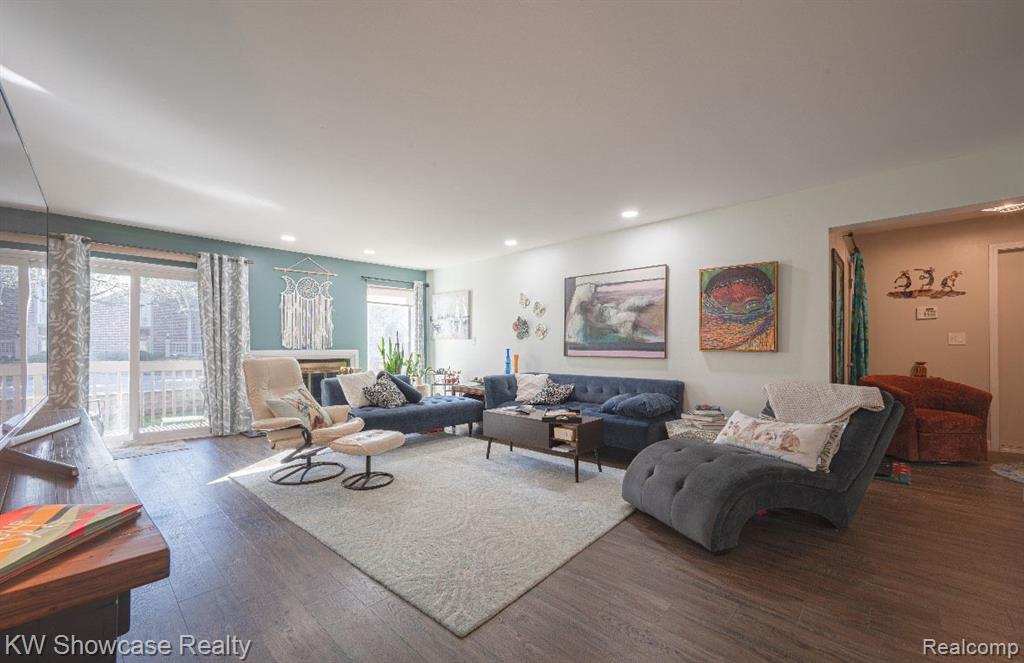 7455 BRYNMAWR Court, 31, West Bloomfield, MI — Photo 4