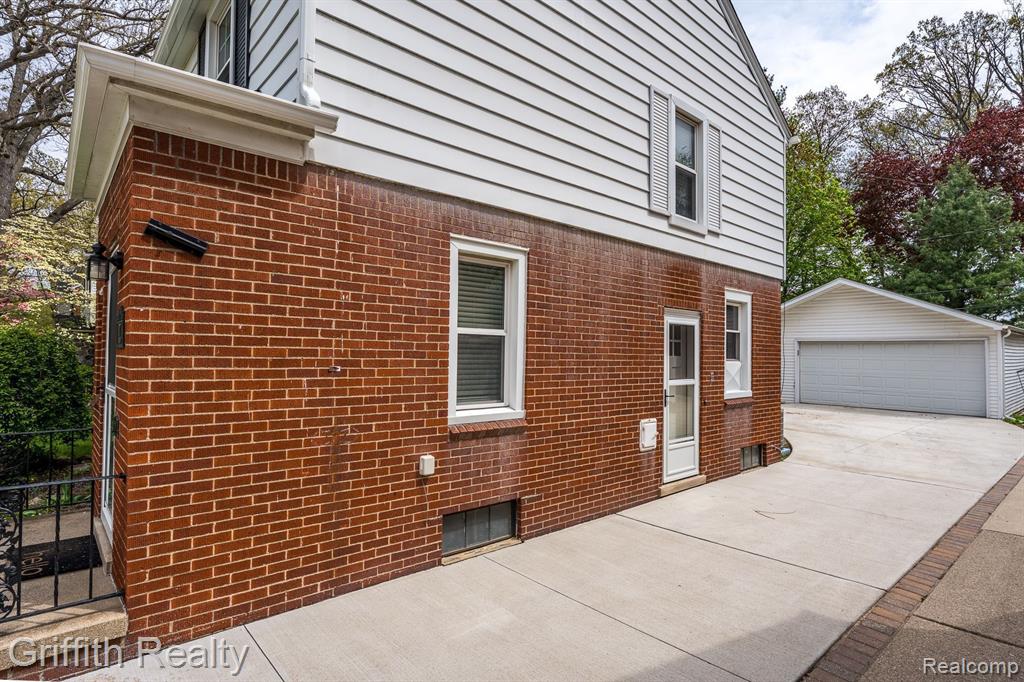 707 ELMWOOD Street, Dearborn, MI 48124 — Photo 4