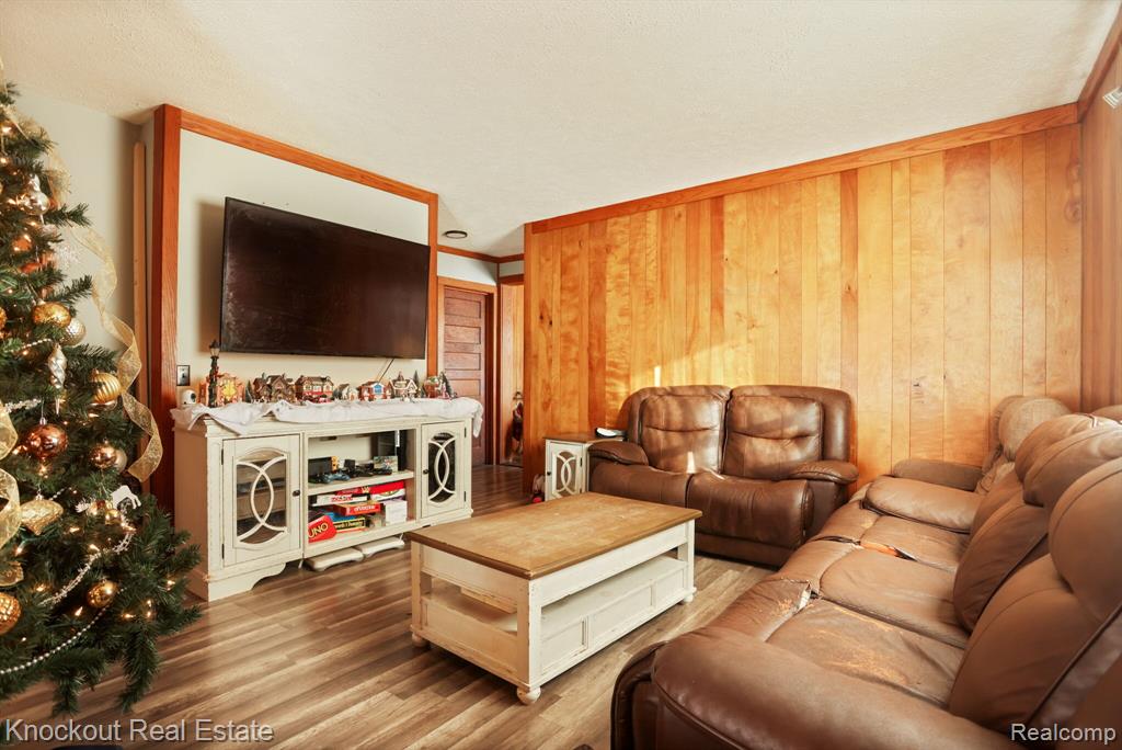 6180 Shattuck Road, Saginaw, MI 48603 — Photo 8