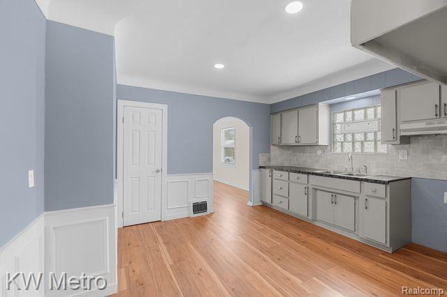 8135 REPUBLIC Avenue, Warren, MI 48089 — Photo 9