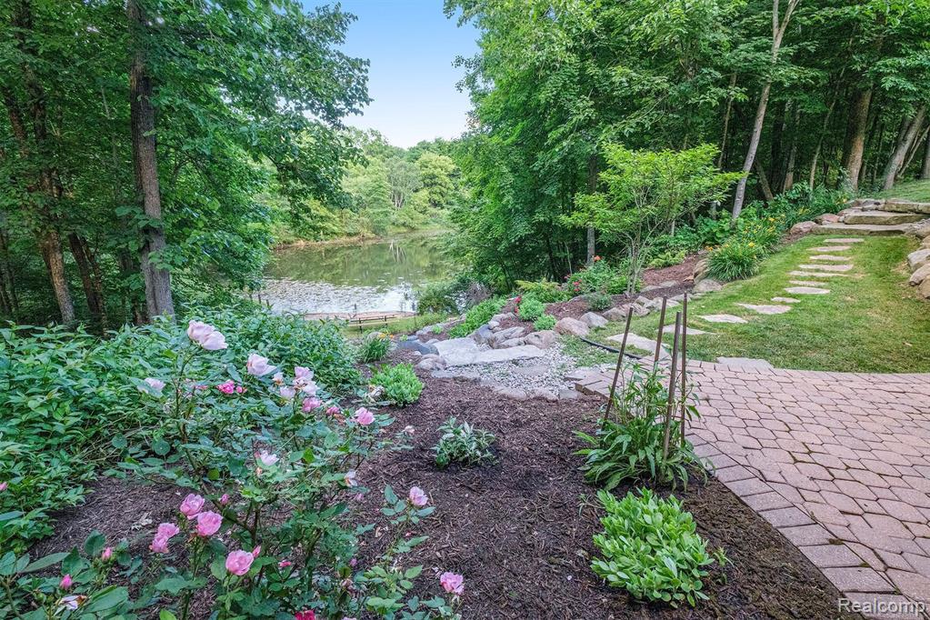 4693 Hegel Road, Goodrich Vlg, MI — Photo 33