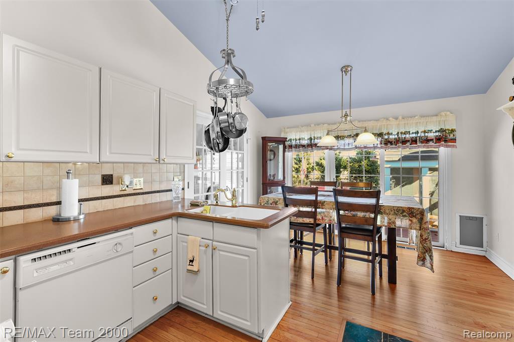 421 Light Tower Court, Belleville, MI 48111 — Photo 14