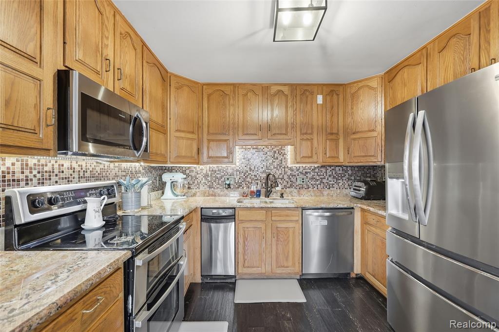 50661 Jim Drive, Chesterfield, MI 48047 — Photo 12