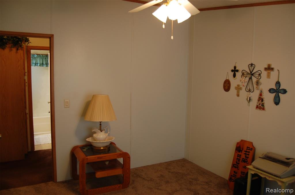 23166 Swallow, New Boston, MI 48164 — Photo 16