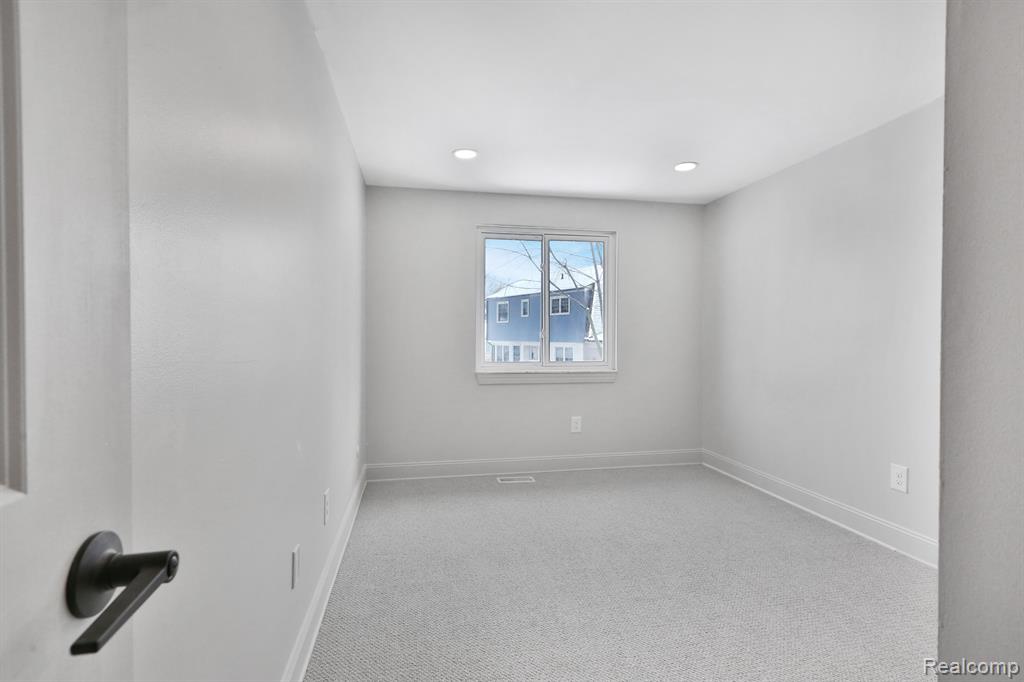 39920 BAROQUE Boulevard, Clinton Twp, MI 48038 — Photo 27