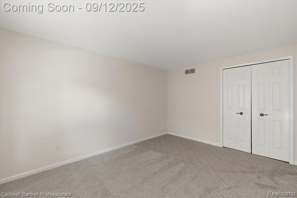 49238 Plum Tree Drive, Plymouth, MI 48170 — Photo 43